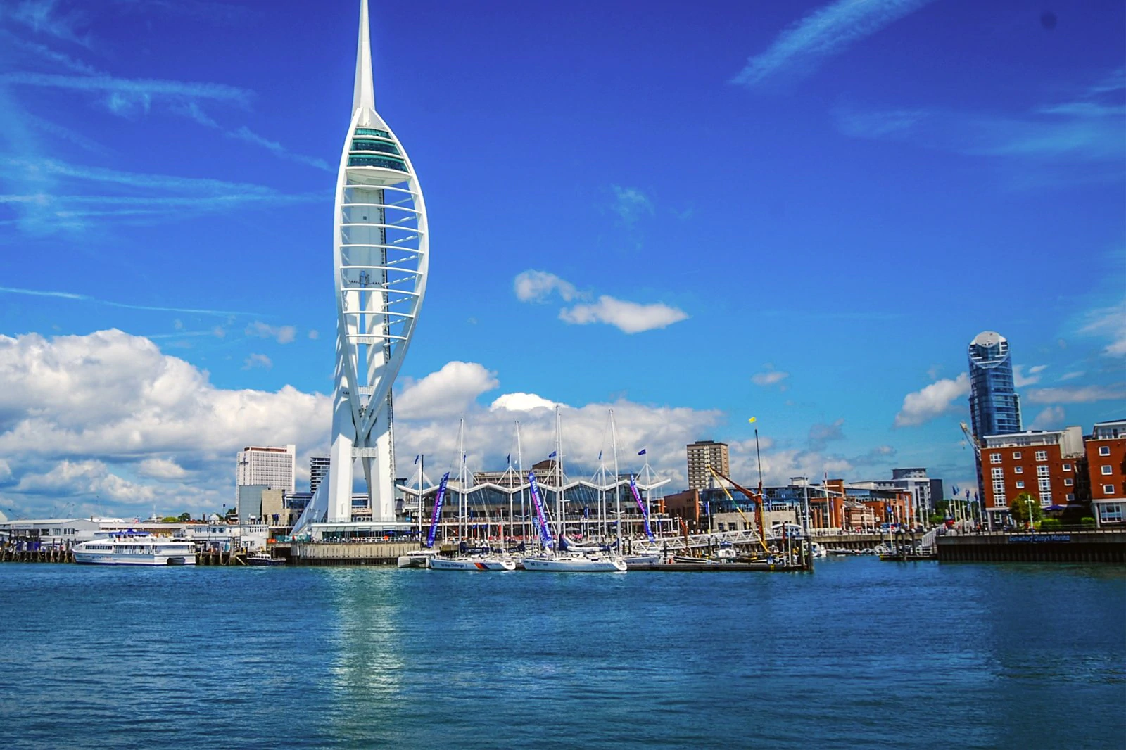 How To Get From Heathrow Airport To Portsmouth using London chauffeur service, How much is a taxi from Heathrow to Portsmouth? , Heathrow Airport To Portsmouth taxi