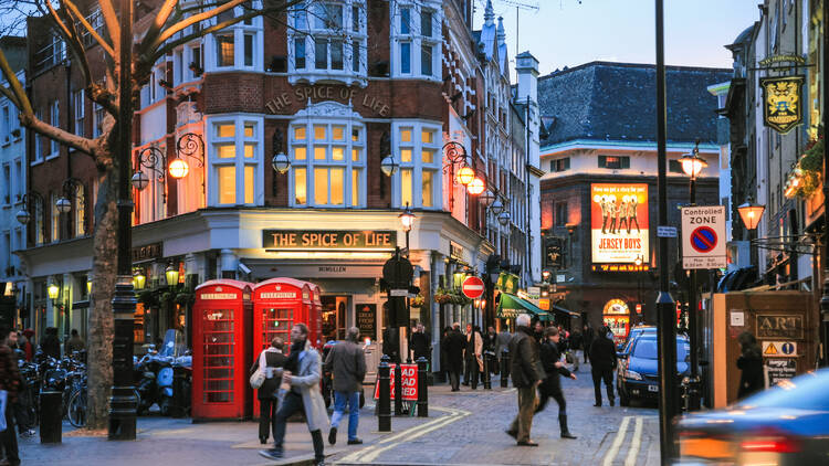 Things to do in London using London chauffeur service, things to do in london with kids, things to do in london in march, things to do in london with friends